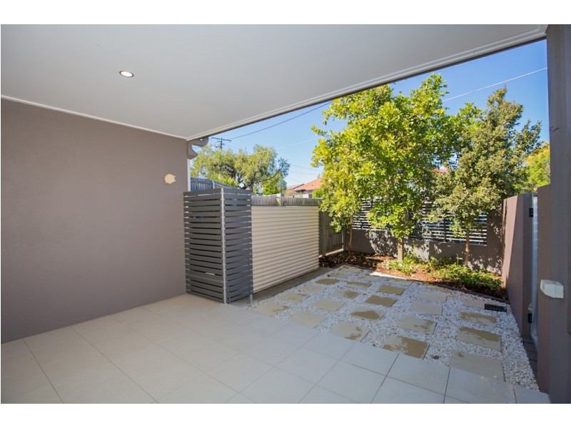 2/52 Helles Street, Moorooka QLD 4105