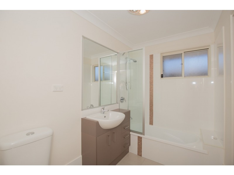 2/52 Helles Street, Moorooka QLD 4105