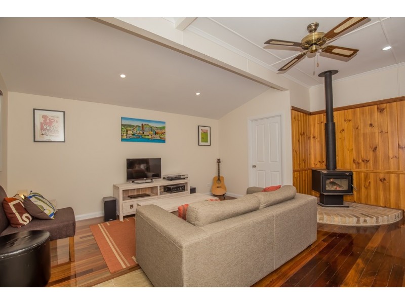 83 Fegen Drive, Moorooka QLD 4105