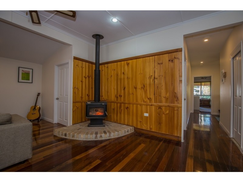 83 Fegen Drive, Moorooka QLD 4105