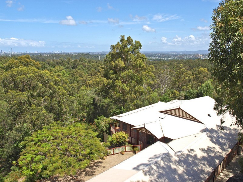 53 Castle Hill Drive South, Gaven QLD 4211