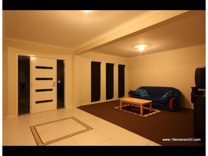 19 Emerson Drive, Bonogin QLD 4213