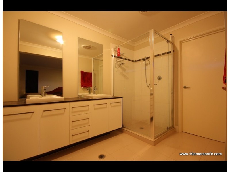 19 Emerson Drive, Bonogin QLD 4213