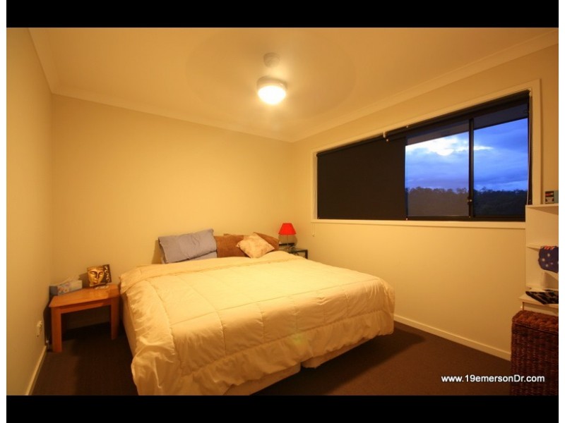 19 Emerson Drive, Bonogin QLD 4213