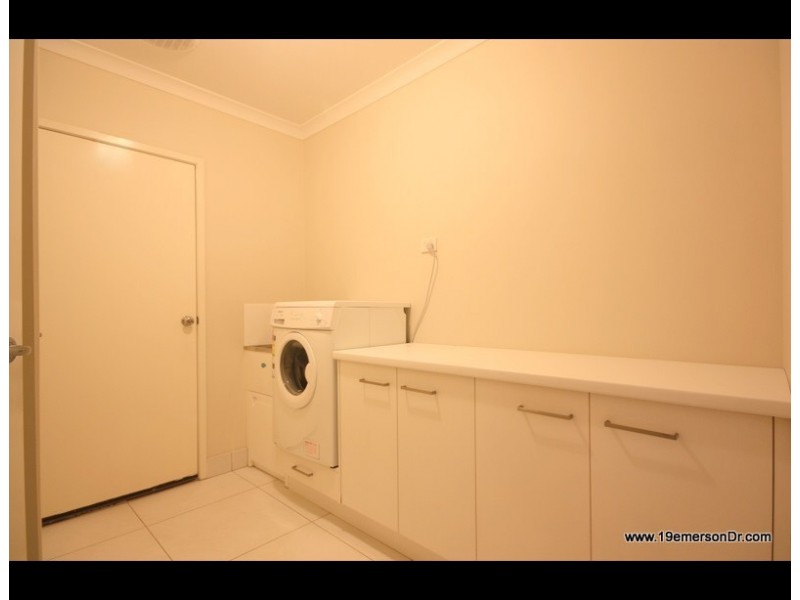 19 Emerson Drive, Bonogin QLD 4213