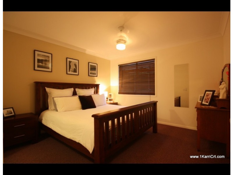 2/1 Karri Crt, Burleigh Heads QLD 4220