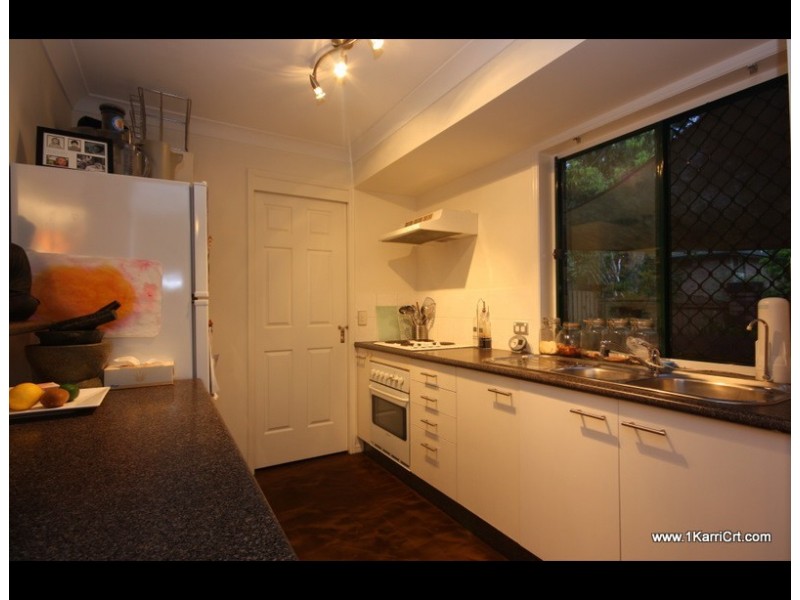 2/1 Karri Crt, Burleigh Heads QLD 4220