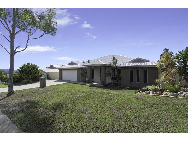 9 Huxley Court, Pacific Pines QLD 4211