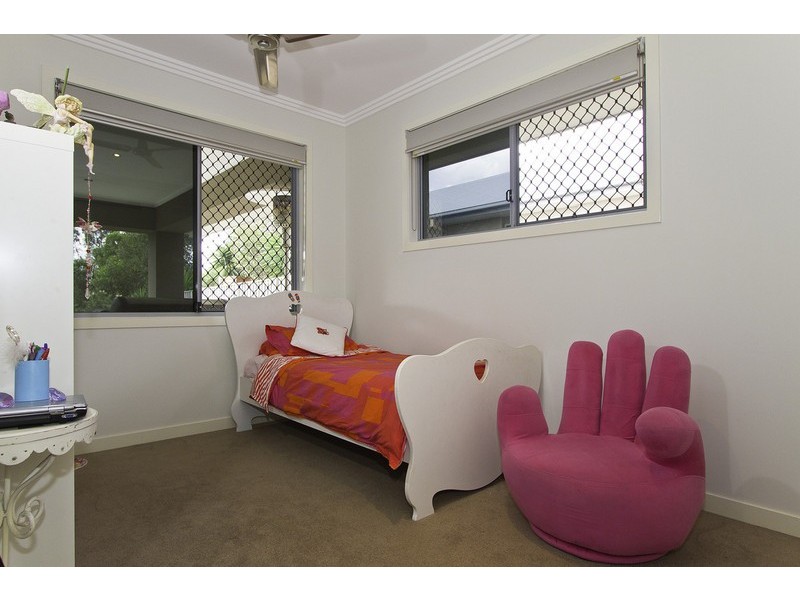 9 Huxley Court, Pacific Pines QLD 4211