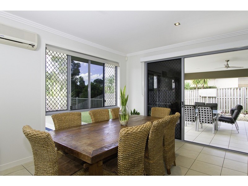 9 Huxley Court, Pacific Pines QLD 4211