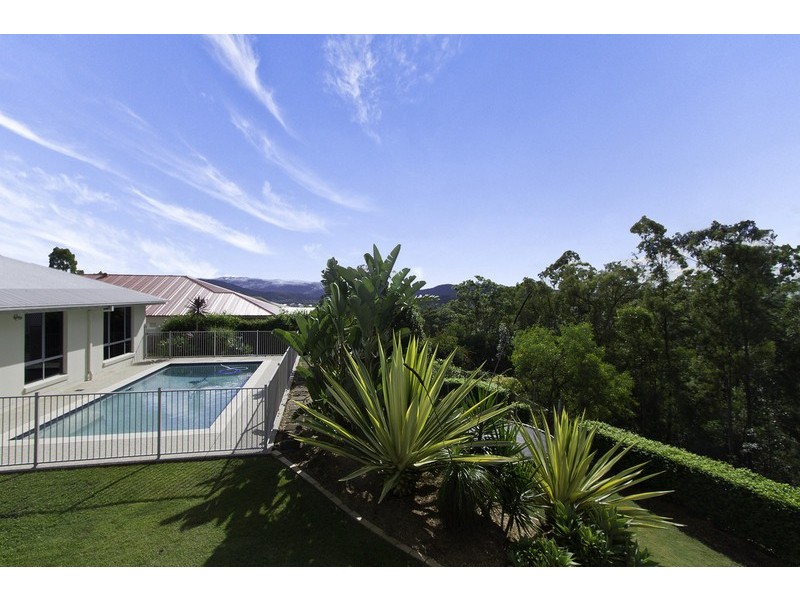 9 Huxley Court, Pacific Pines QLD 4211