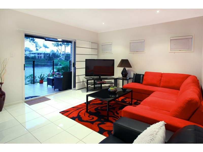 17 Valetta Crescent, Varsity Lakes QLD 4227