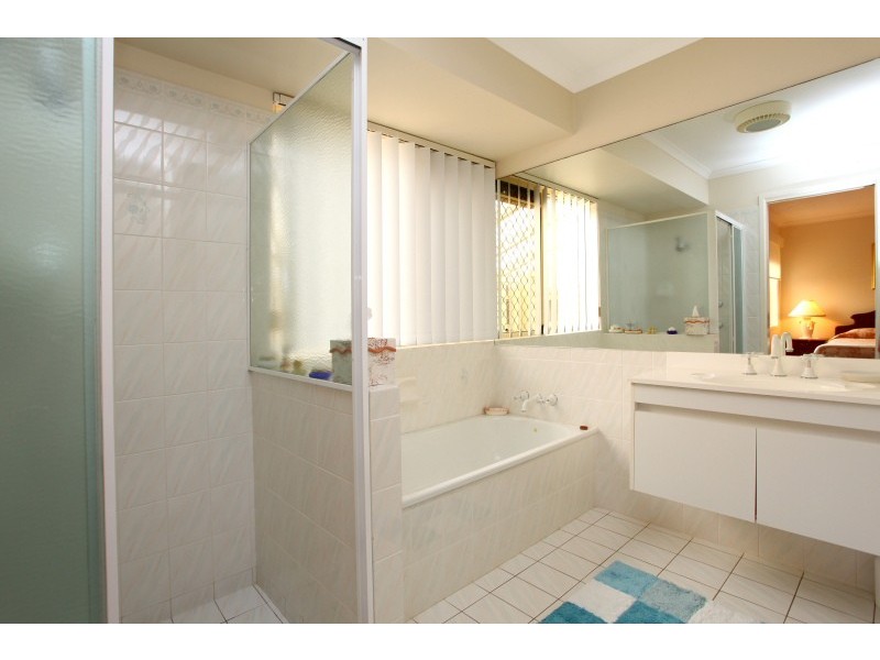 13 Vaucluse Place, Robina QLD 4226