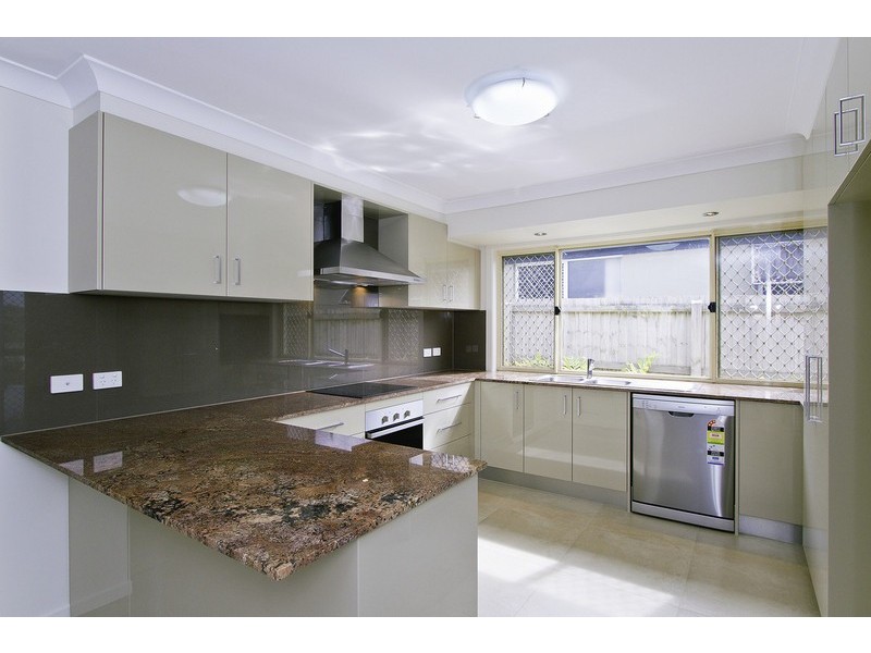 6 Banff Court, Robina QLD 4226