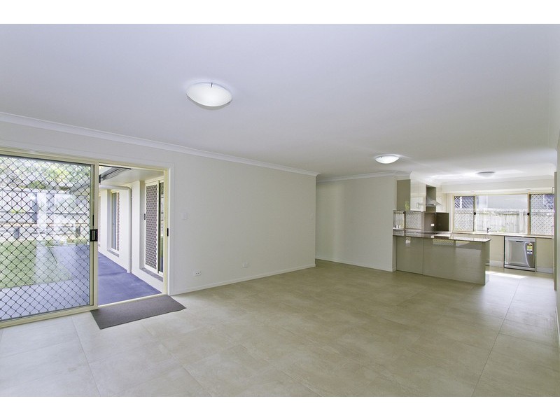 6 Banff Court, Robina QLD 4226