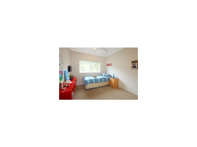 74 Parkmeadows Court, Bonogin QLD 4213