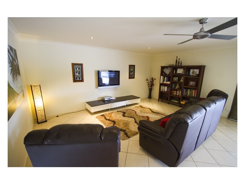 5 Marshall Grove, Bonogin QLD 4213