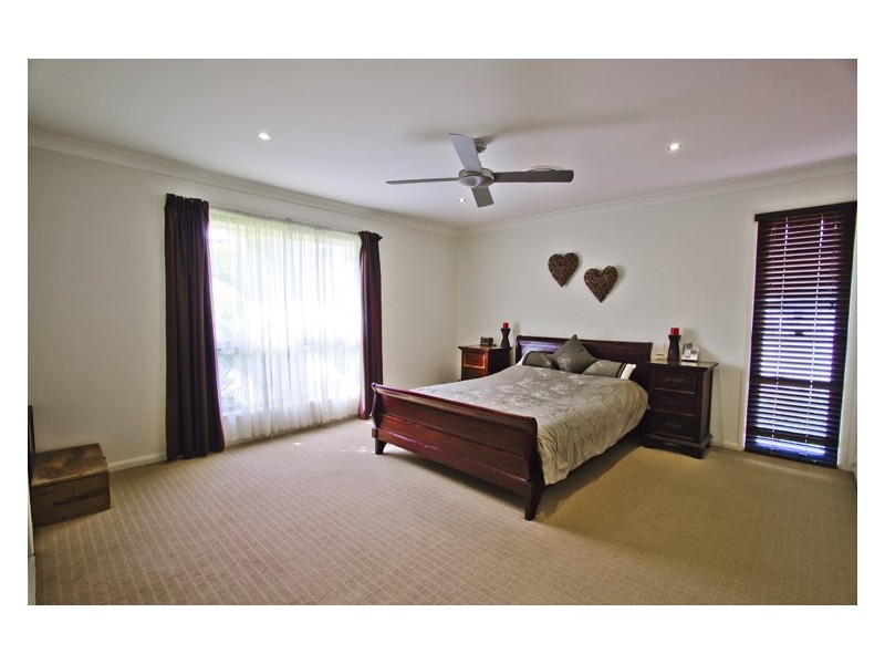 5 Marshall Grove, Bonogin QLD 4213