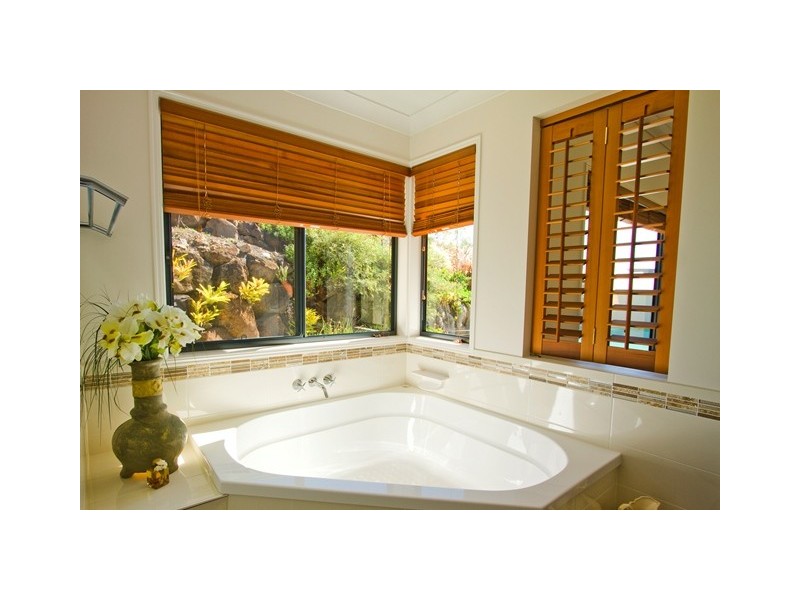 17 Laceflower Court, Reedy Creek QLD 4227