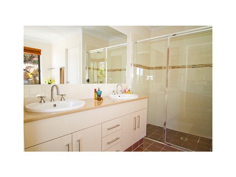 17 Laceflower Court, Reedy Creek QLD 4227