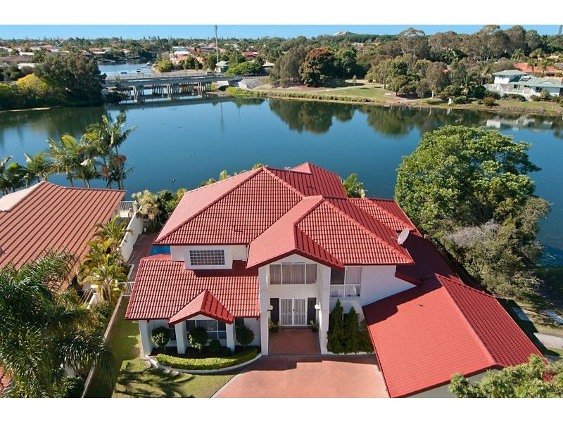 8 Mareeba Place, Robina QLD 4226