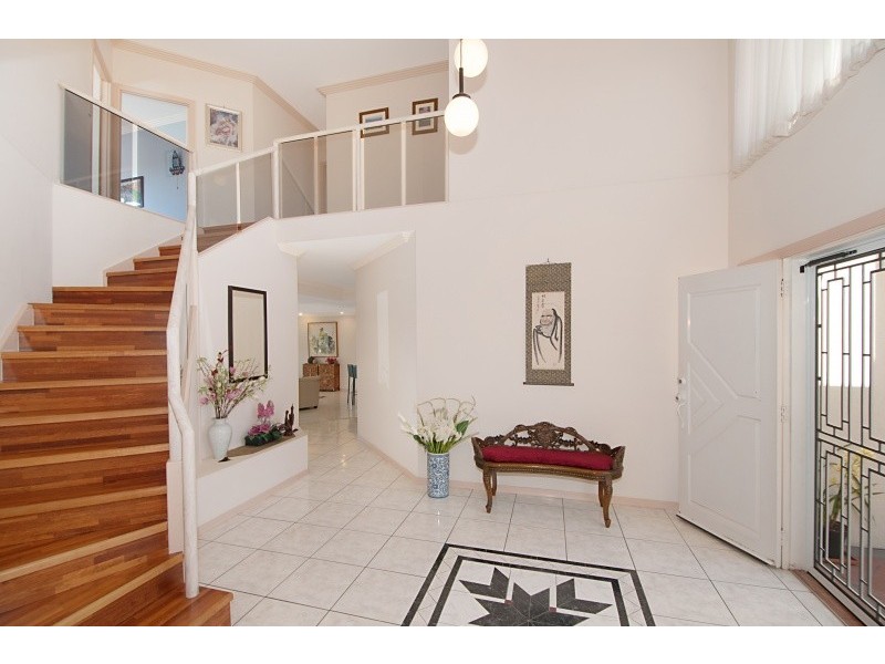 8 Mareeba Place, Robina QLD 4226