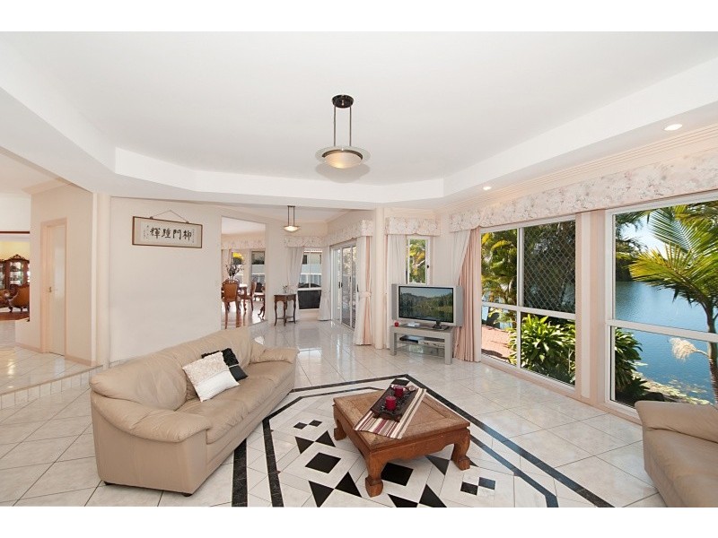 8 Mareeba Place, Robina QLD 4226