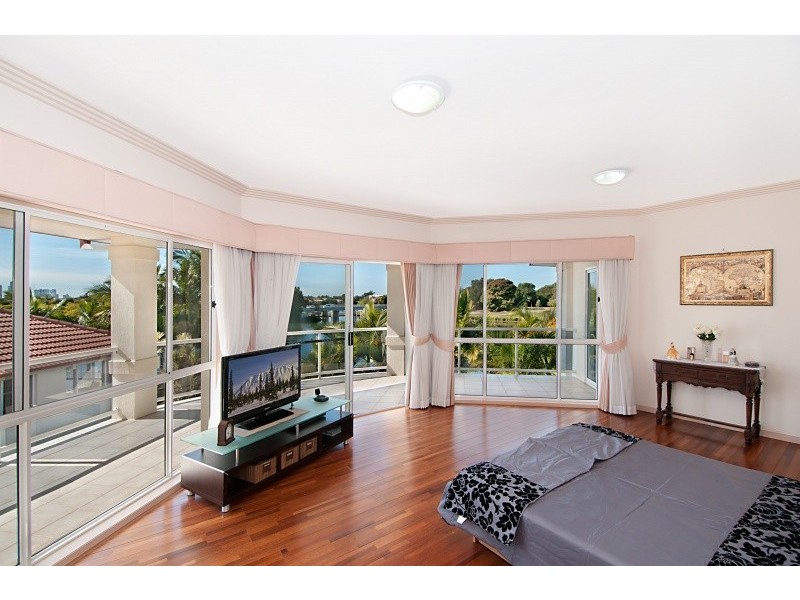 8 Mareeba Place, Robina QLD 4226