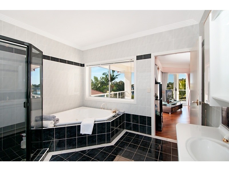 8 Mareeba Place, Robina QLD 4226