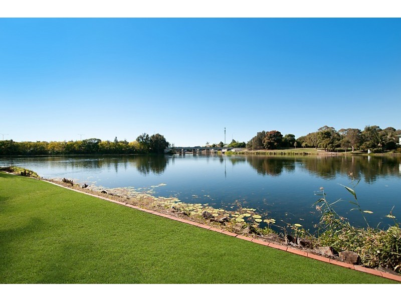 8 Mareeba Place, Robina QLD 4226