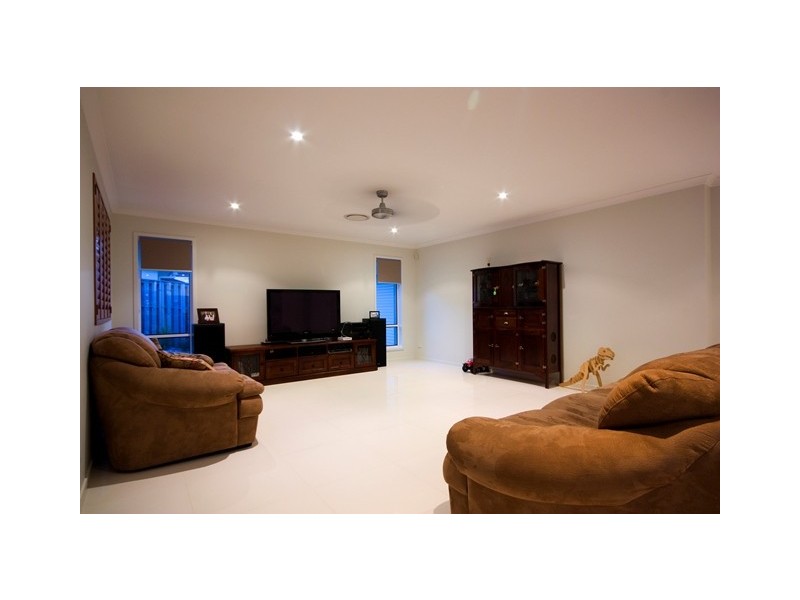 96 Observatory Drive, Reedy Creek QLD 4227