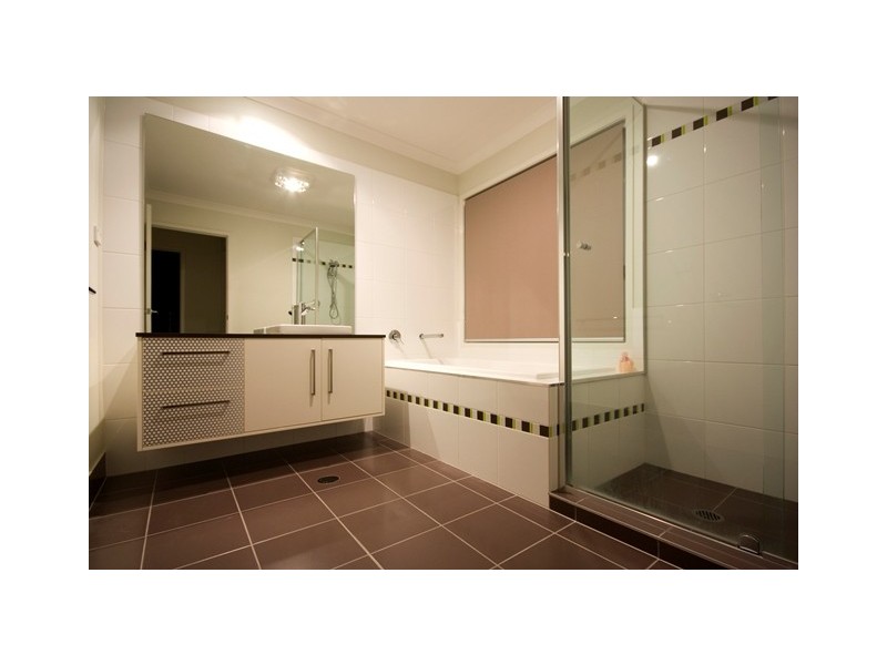 96 Observatory Drive, Reedy Creek QLD 4227