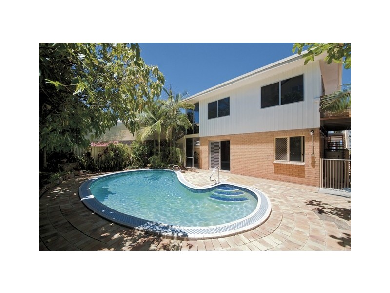 11 Kelly Ave, Miami QLD 4220