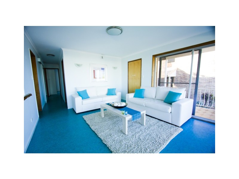 11 Kelly Ave, Miami QLD 4220