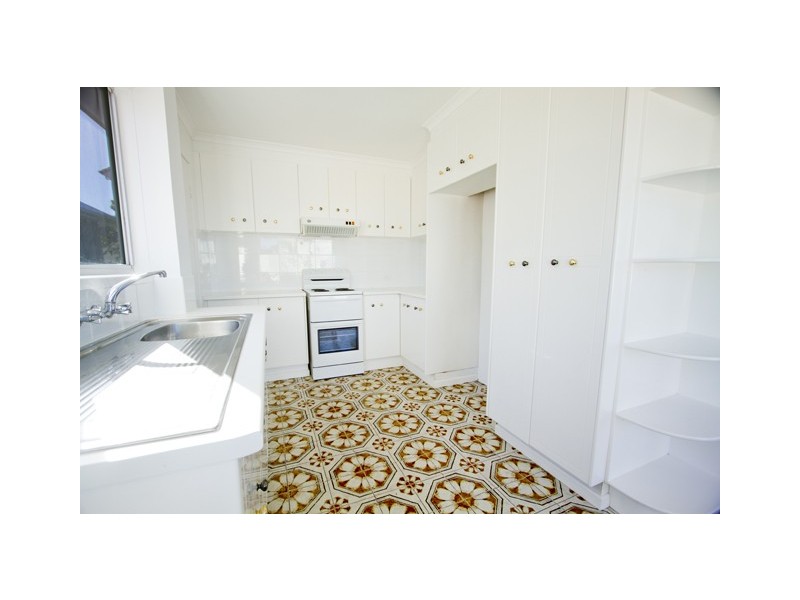 11 Kelly Ave, Miami QLD 4220