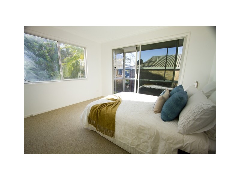 11 Kelly Ave, Miami QLD 4220