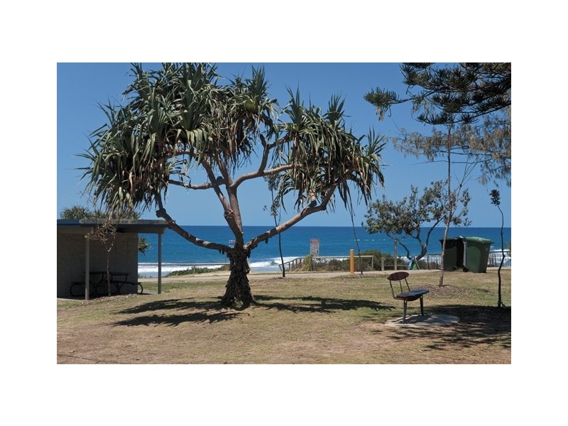 11 Kelly Ave, Miami QLD 4220