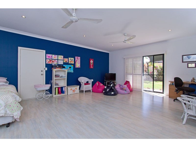 18 Honeyeater Drive, Burleigh Waters QLD 4220