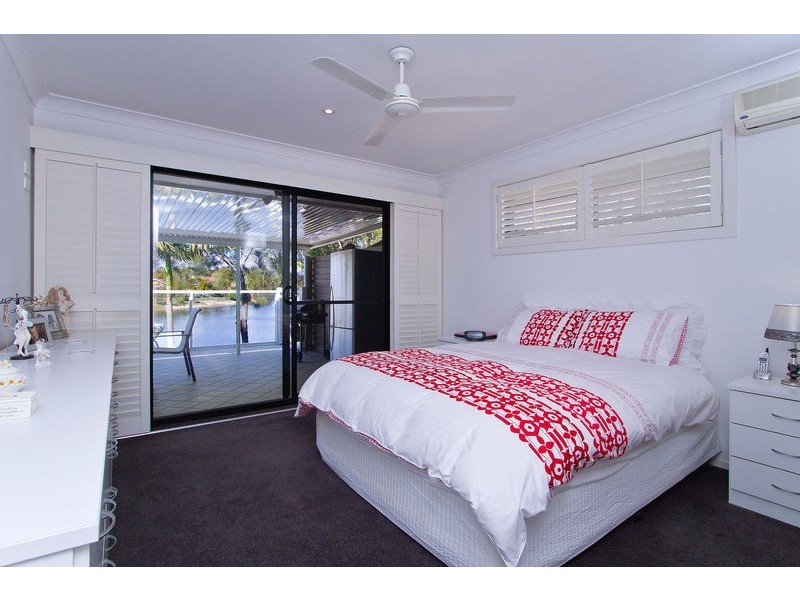 18 Honeyeater Drive, Burleigh Waters QLD 4220