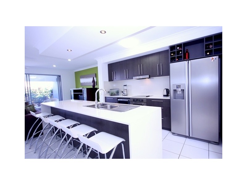 19 Lillie Street, Burleigh Waters QLD 4220