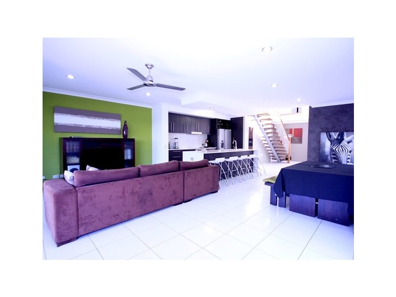 19 Lillie Street, Burleigh Waters QLD 4220