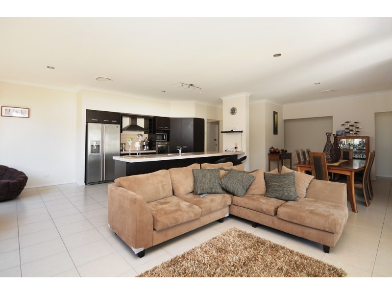12 Worchester Terrace, Reedy Creek QLD 4227