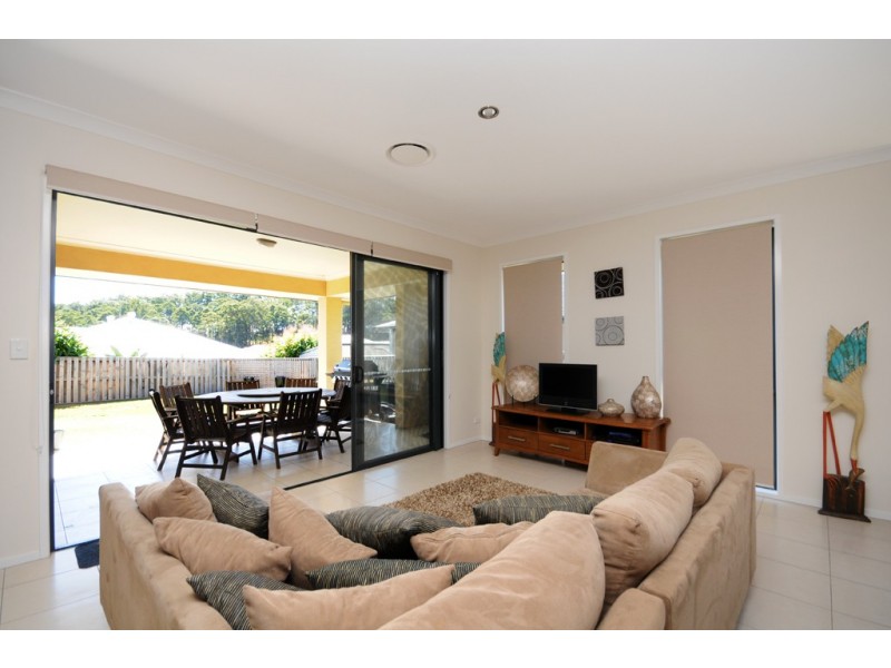 12 Worchester Terrace, Reedy Creek QLD 4227