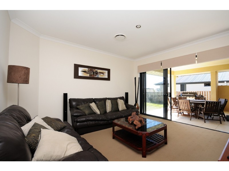 12 Worchester Terrace, Reedy Creek QLD 4227