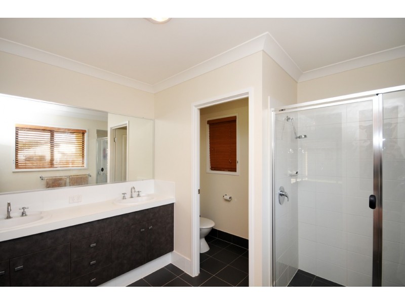 12 Worchester Terrace, Reedy Creek QLD 4227