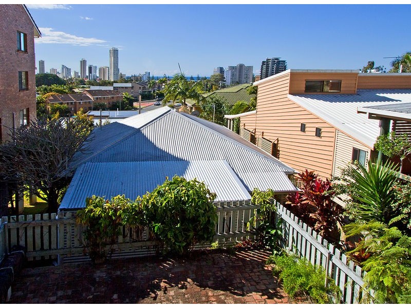 9 East Street, Burleigh Heads QLD 4220