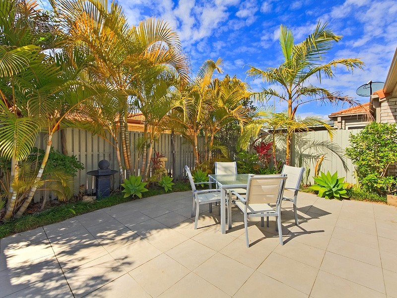 2/1 Gymea Crescent, Varsity Lakes QLD 4227