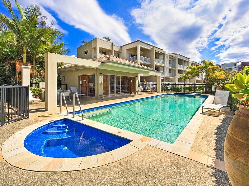 21/1 Riverwalk Avenue, Robina QLD 4226