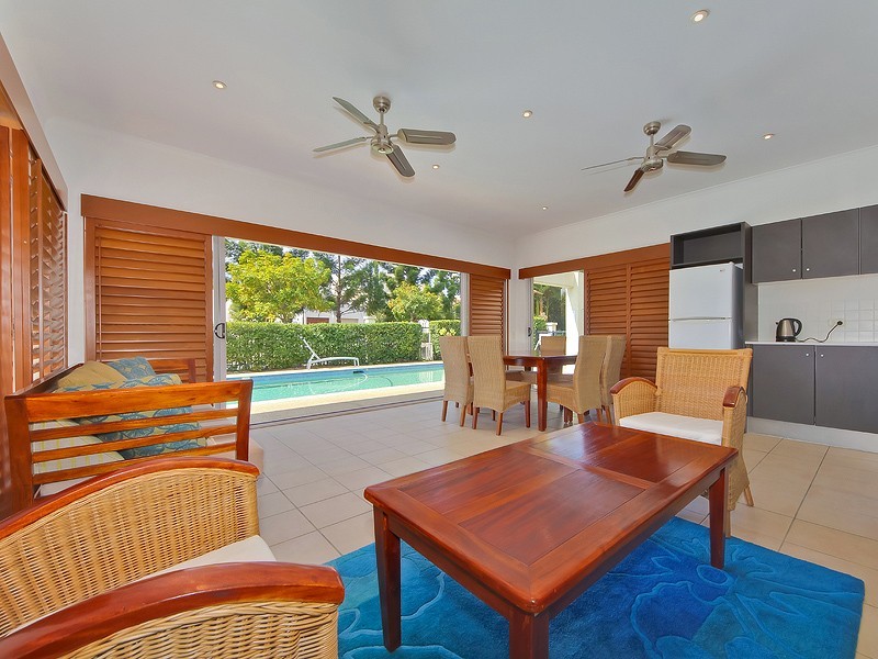 21/1 Riverwalk Avenue, Robina QLD 4226