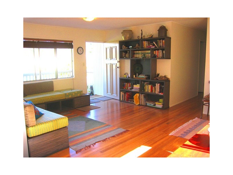 27 Tawarri Crescent, Burleigh Heads QLD 4220